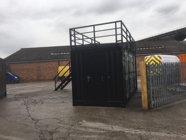 40.1.3 Mobile Container-Bar aus 20ft Side Door Container