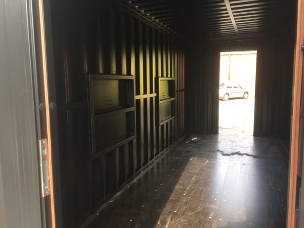 40.1.4 Mobile Container-Bar aus 20ft Side Door Container