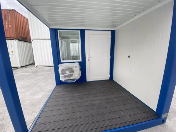 T3 Standard Bürocontainer 5,70 x 2,60 m mit Terrasse